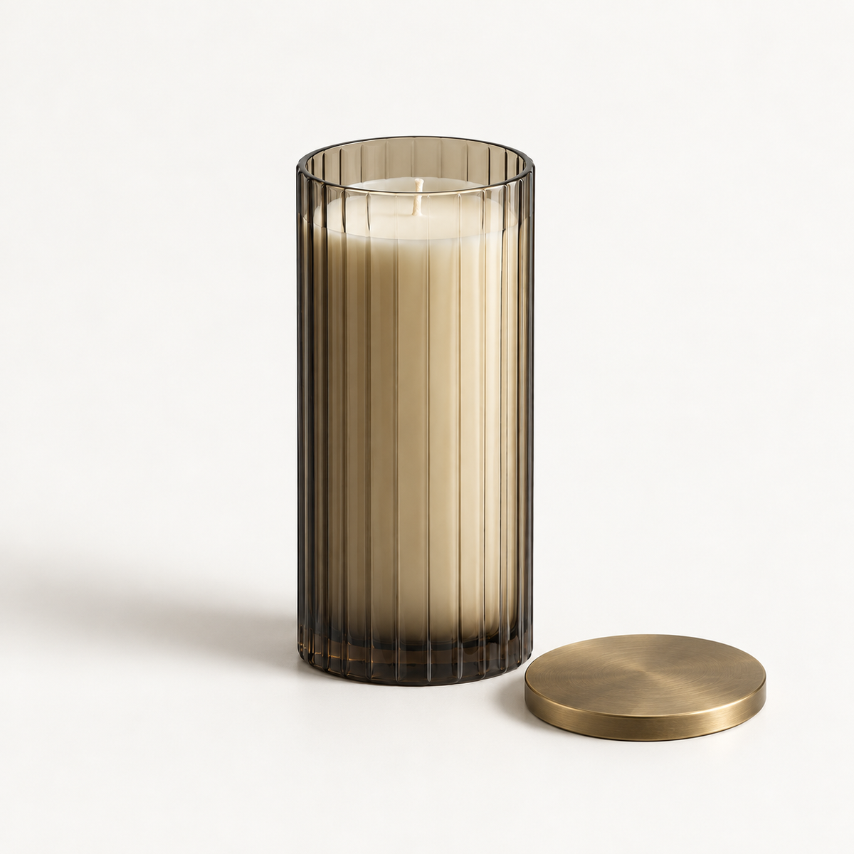 Serein Ribbed Candle with all included components